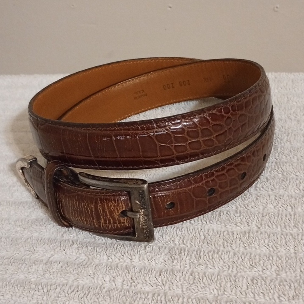 Tommy Hilfiger Brown Leather Belt With Chrome Buckle Compliments Any Outfit